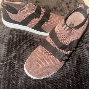 Nike Air Sock Racer Ultra Flyknit Pink/Black Running Shoes